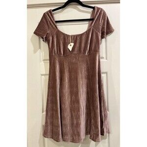 Loveriche Mauve Velvet Knee Length Dress, Scoop Neck Size Small, A-line